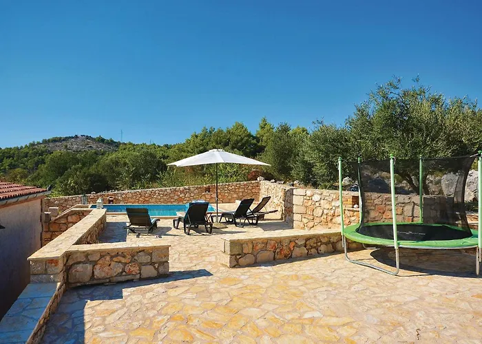 2 Bedroom In Stari Grad