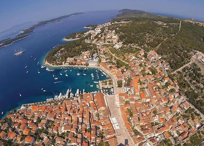 2 Bedroom In * Stari Grad