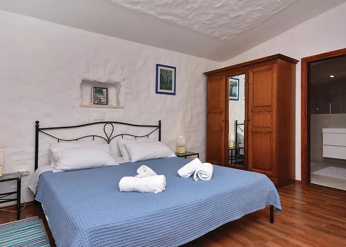 2 Bedroom In *