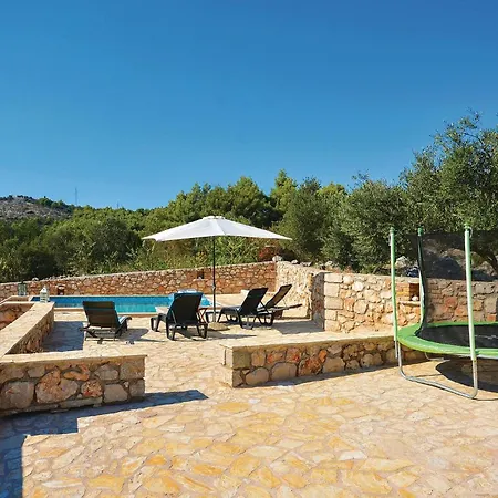 2 Bedroom In Stari Grad (Hvar)