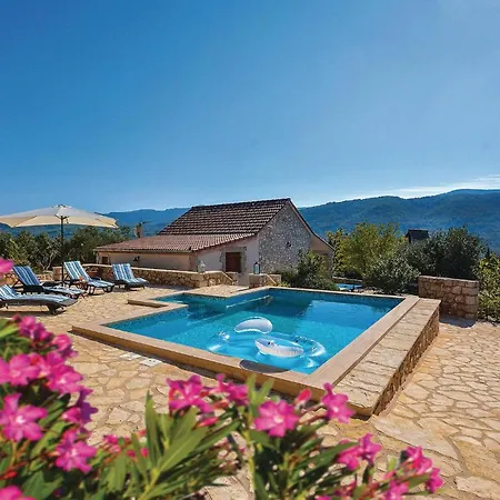 2 Bedroom In Casa de Férias Stari Grad (Hvar)