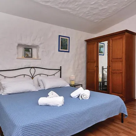 2 Bedroom In *